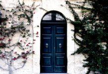 דלתות כניסה בהתאמה אישית